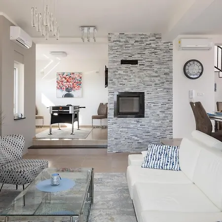 Luxury Mia Βίλα Βόντιτσε