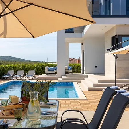 Luxury Mia Villa