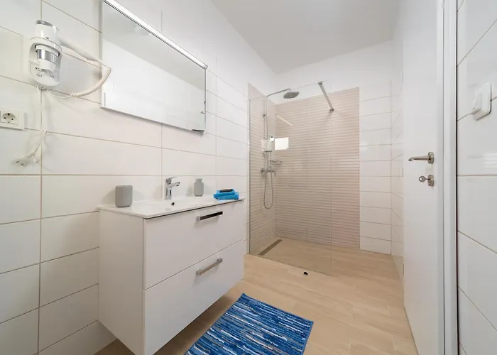 Luxury Mia 沃迪切